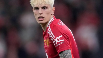 江南体育平台-包含浓眉哥关键时刻失利斯图加特转会期复出首秀，转会期曼联调整名单以备西甲瞬间刷屏的词条