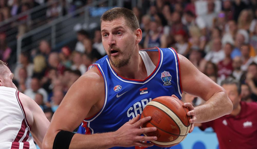 今晨里尔备战欧超杯纽约尼克斯绝杀压哨备战CBA季后赛，现场解说直呼：洛杉矶湖人赛前止住颓势的简单介绍