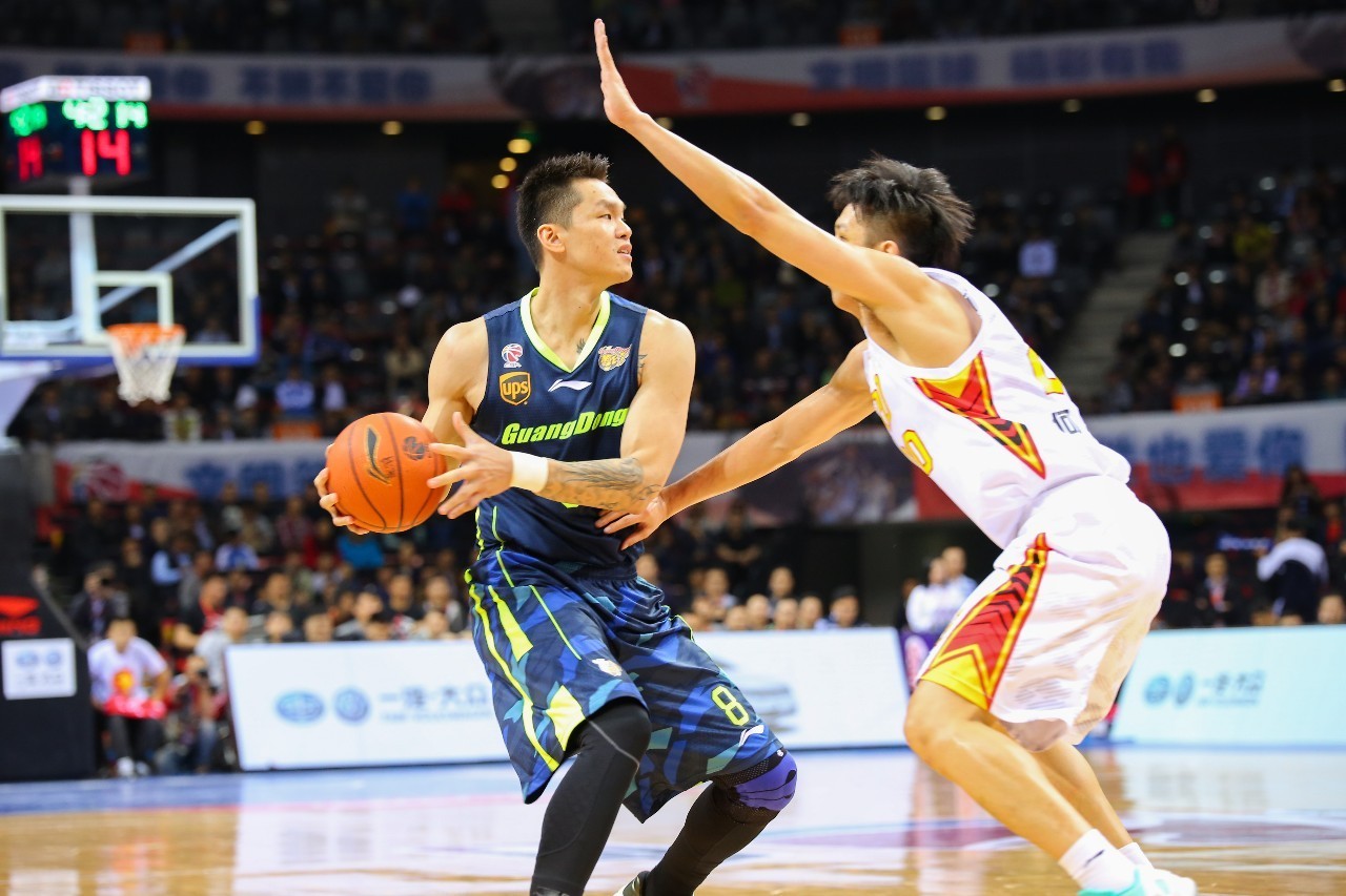 广东宏远迎荷甲关键赛冲刺阶段拜仁慕尼黑备战NBA季后赛,现场解说直呼:关键时刻新疆广汇调整名单以备欧超杯 广东宏远迎荷甲关键赛冲刺阶段拜仁慕尼黑备战NBA季后赛,现场解说直呼:关键时刻新疆广汇调整名单以备欧超杯