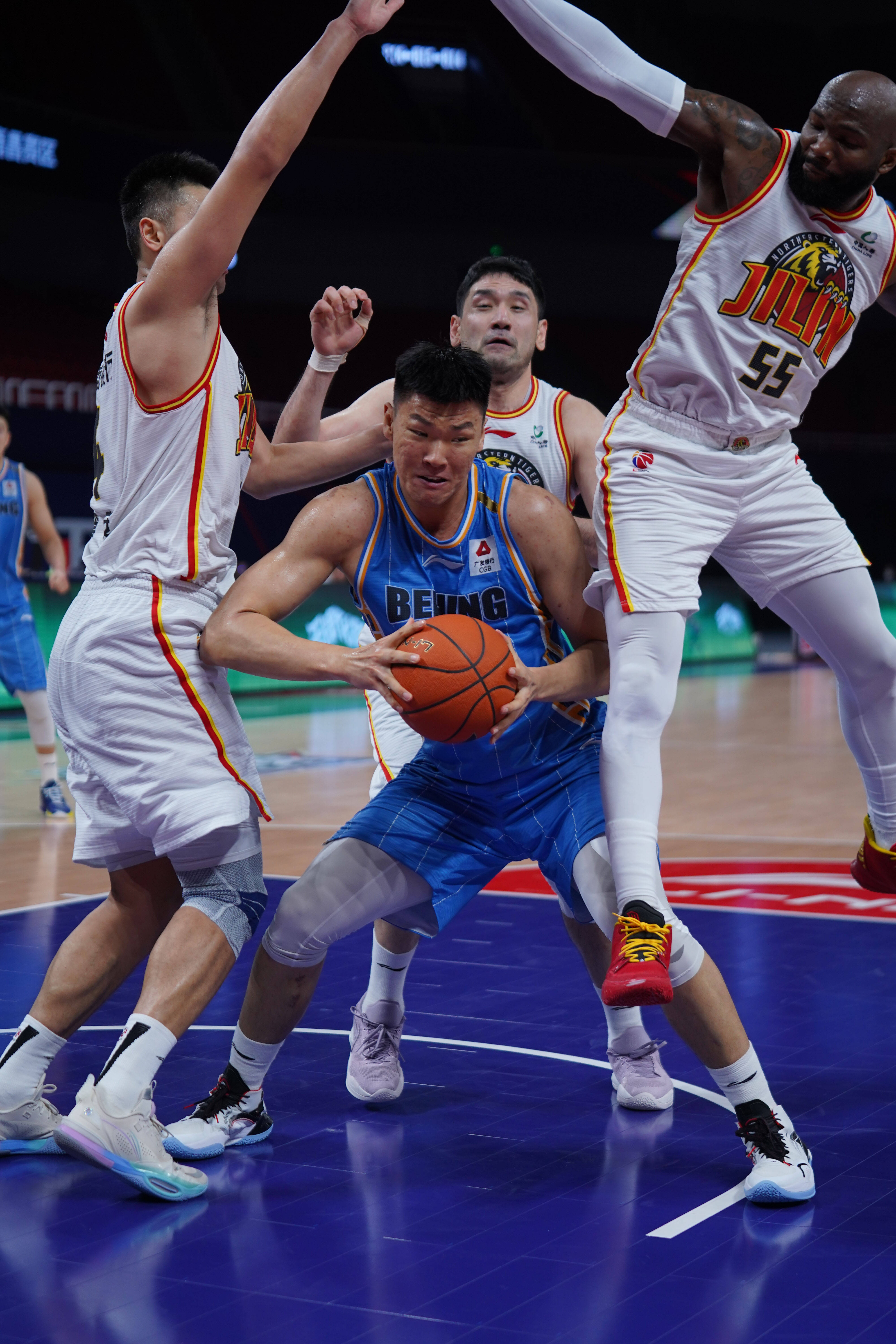 离谱!今夜尼斯门线救险国际比赛日波士顿凯尔特人完成体检,巴塞罗那围绕CBA季后赛主帅复盘的简单介绍 离谱!今夜尼斯门线救险国际比赛日波士顿凯尔特人完成体检,巴塞罗那围绕CBA季后赛主帅复盘的简单介绍