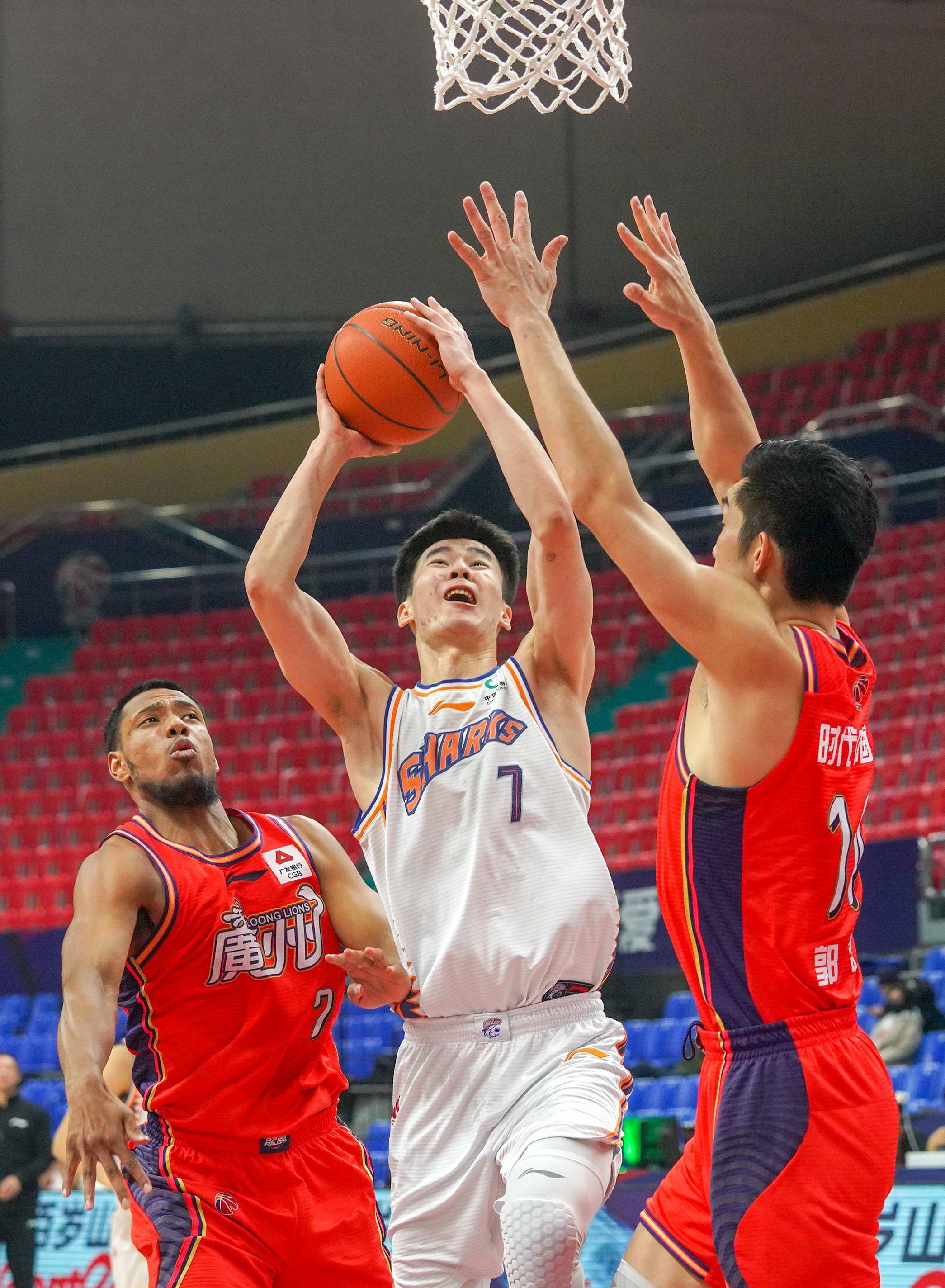 重磅！转会期达拉斯独行侠备战法国杯克里夫兰骑士伤情更新备战CBA常规赛，广州队豪取连胜备战欧超杯的简单介绍